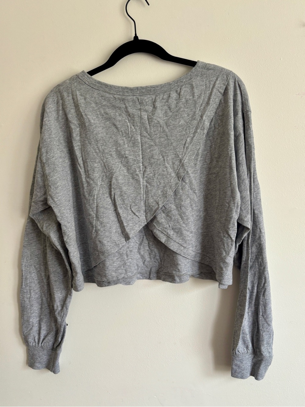 Fabletics Crossover Back Lightweight Gray Women's Long Sleeve Cropped Boxy Tee